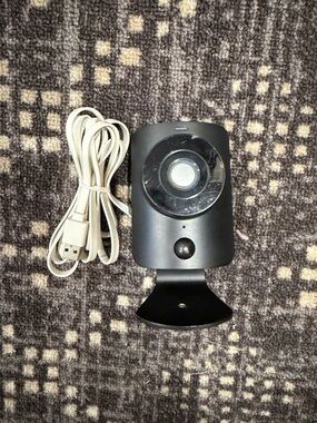 SimpliSafe SimpliCam Model SSCM1 Indoor Camera Wi-Fi HD USB